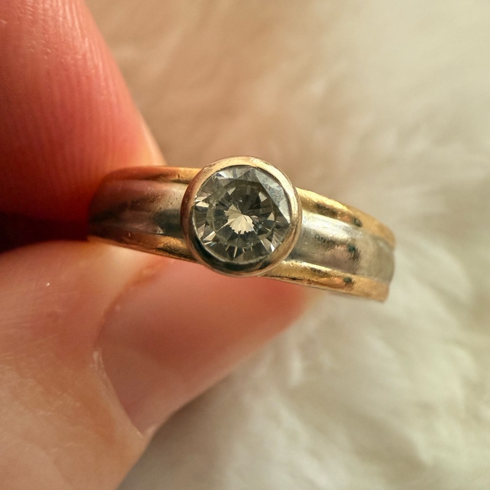 Natural Tiffany’s Diamond w/modern gold/platinum Engagement Ring, Bezel 7.5